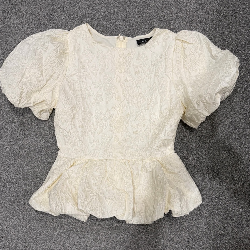 Vici NWT Cream Textured Puff Sleeve Blouse